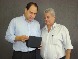 Marden-e-Fakher Entrega do cartão