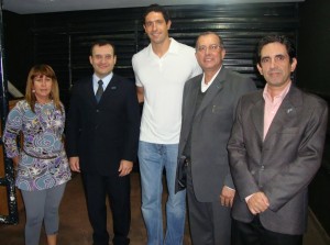 Jo_Fulvio_Gustavo_Joabe_Iov Gustavo Borges (centro), com os diretores da CDL Uberaba: Jô Fernandes, Fúlvio Ferreira, Joabe Queiroz e Iovaldo Basílio