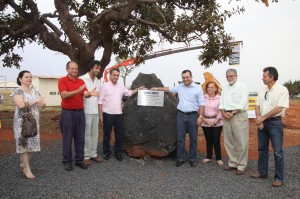CDL_PEDRA_FUNDAMENTAL_CDL_H Placa descerrada marca início das obras
