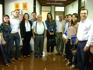 Fulvio-Ferreira-a-direita Fúlvio Ferreira, primeiro à direita, e demais participantes da reunião