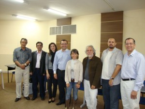 DSC05049 Diretores da CDL e professores da Uniube