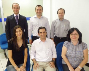 Concurso vendedor1 Sentados: Cida Basílio, Iovaldo Basílio e Andrea Marques; em pé: Luciano Pimenta, Fúlvio Ferreira e Marcelo Árabe