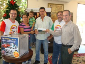 DSC06916 Casal Lilia e Nilton recebe premiação na presença de Fúlvio (CDL), Karim (Aciu) e Flávio Aquino (Golden Park)