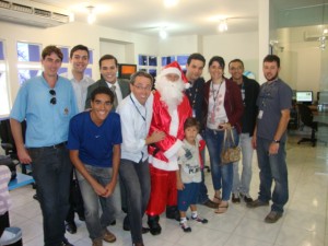 DSC07144 Papai Noel com o Time do Jornalismo da TV Integração