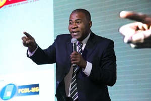 BH_3 Relacionar atitude à confiança e ao resgate do indivíduo. Estes foram os objetivos da palestra de Roberto Carlos