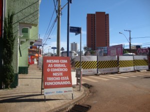 DSC08861 Obras não impedem funcionamento normal do comércio