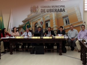 Sessão foi conduzida pelo presidente da Casa, vereador Luiz Humberto Dutra